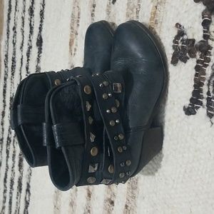 Circle G ankle boots